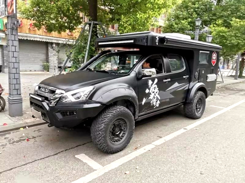 成都康定折多山 周末小玩開D-MAX激情者5人乘坐機(jī)動(dòng)靈活妥了！