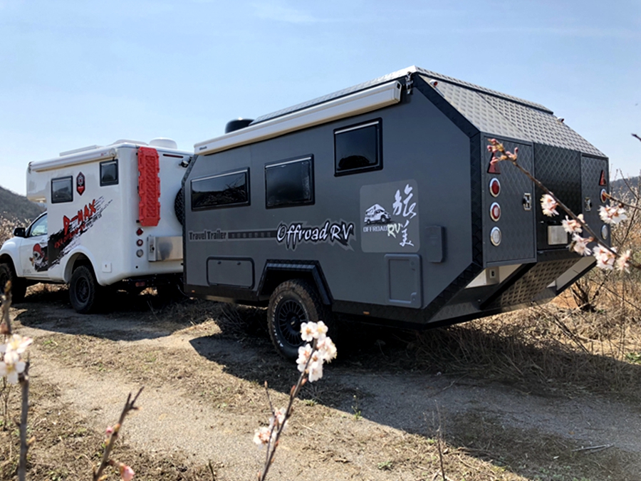 靈活的拖掛房車裝點了春季踏青賞花野餐夢！