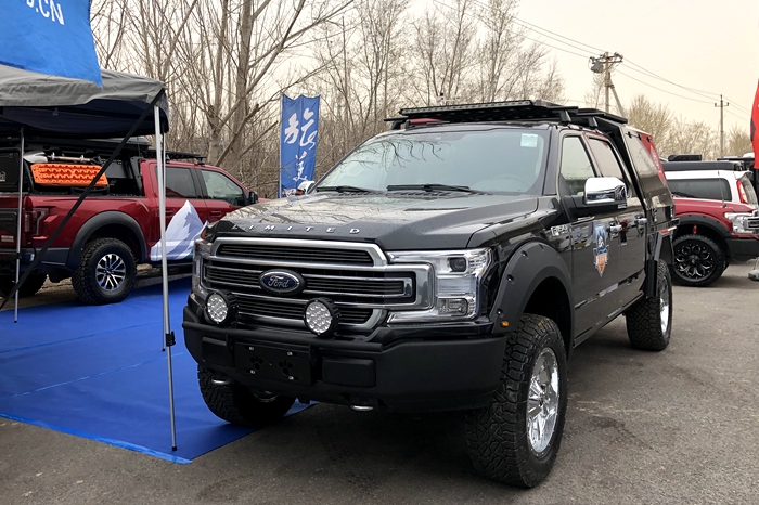 福特F150探險者越野房車+南非越野者拖掛房車這樣車輛組合進行旅行有什么不一樣嗎？