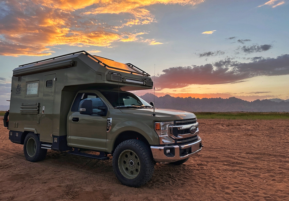 理想座駕 旅美奇域F350四驅(qū)越野房車(chē)